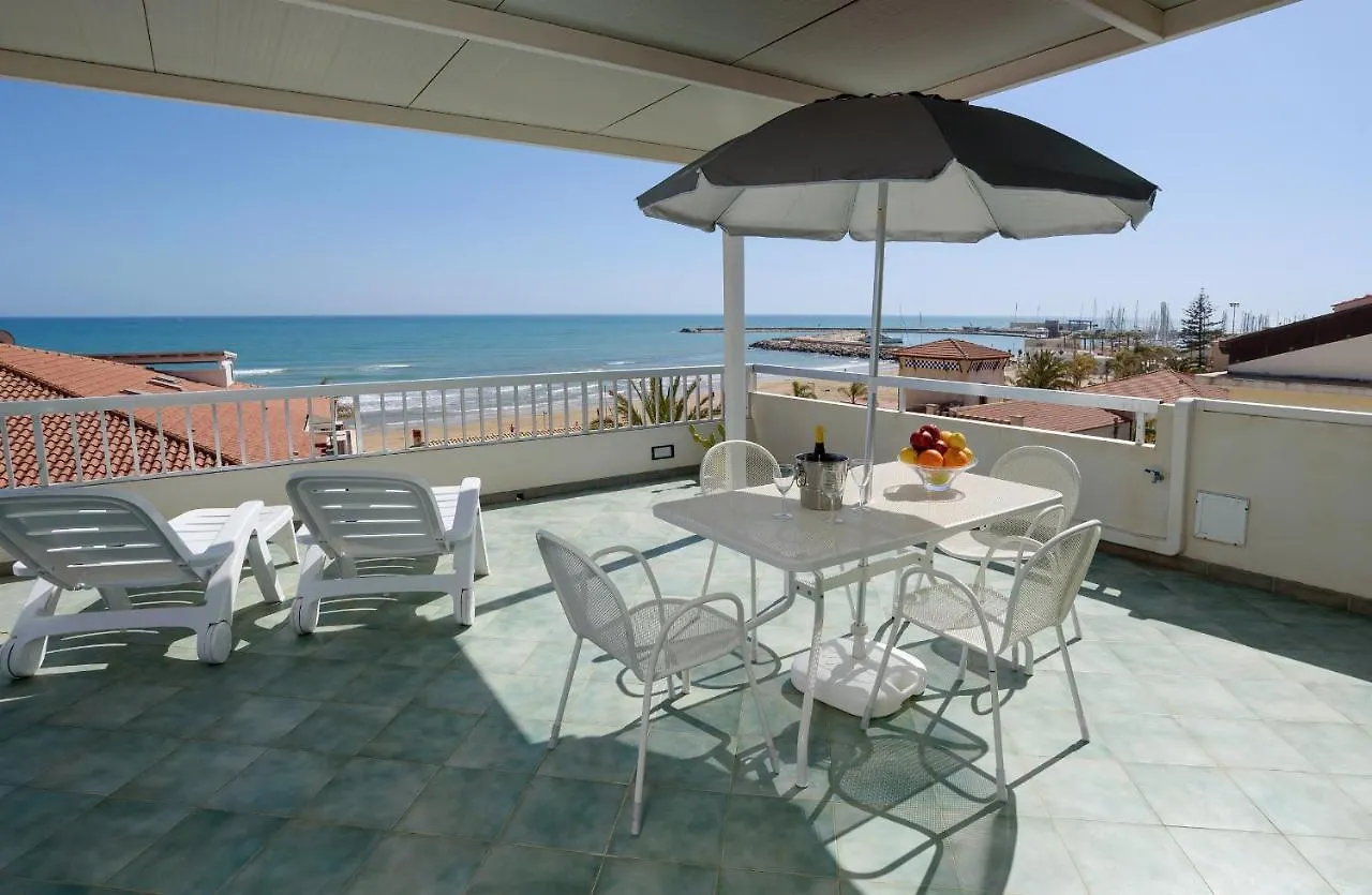 Apartamento Archimede, Appartamento Con Vista In Centro A Marina Di Ragusa Italia